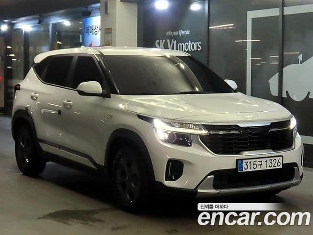 Kia Seltos 2023 — ფოტო 19/19