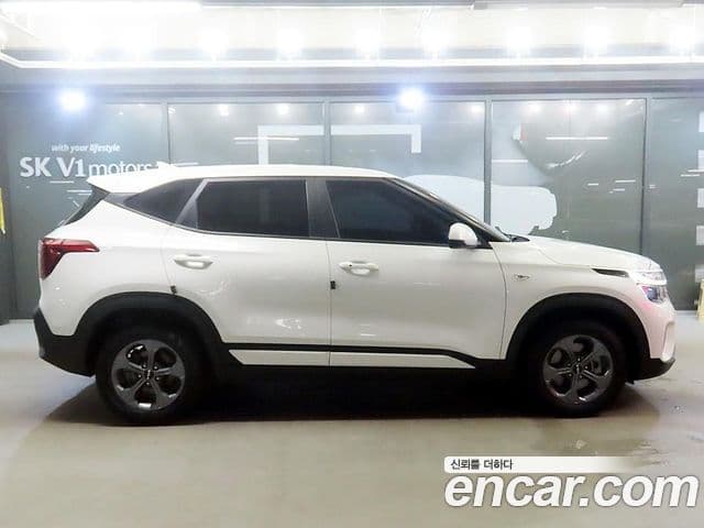Kia Seltos 2023 — ფოტო 2/19