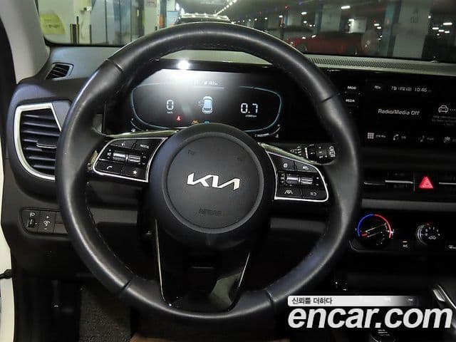 Kia Seltos 2023 — ფოტო 6/19