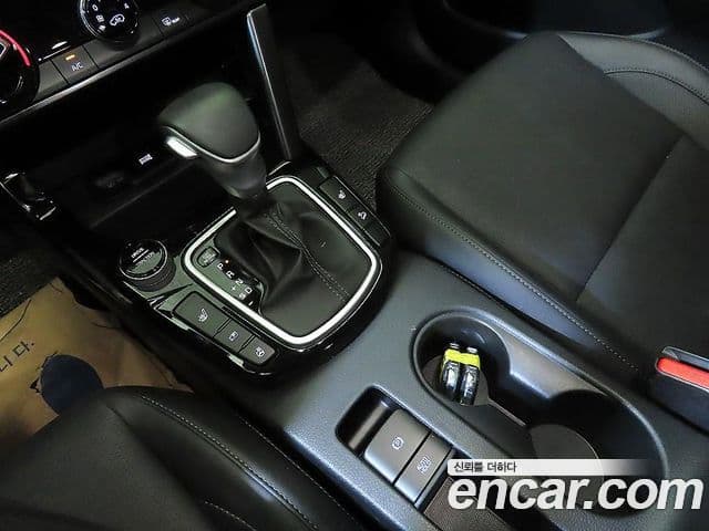 Kia Seltos 2023 — ფოტო 11/19
