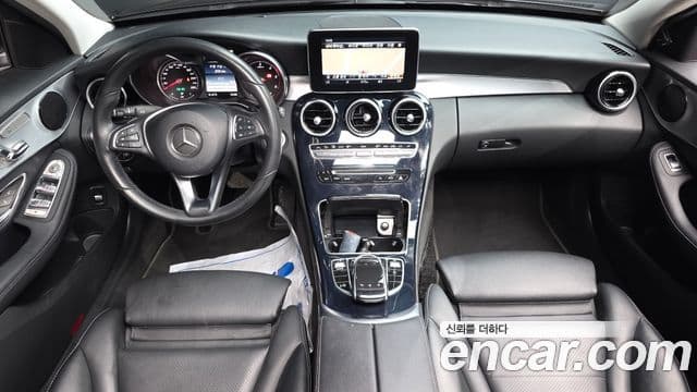 Mercedes-Benz C-Class 2018 — ფოტო 7/20