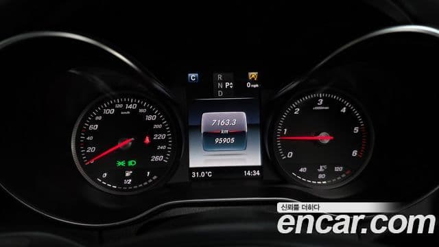 Mercedes-Benz C-Class 2018 — ფოტო 8/20