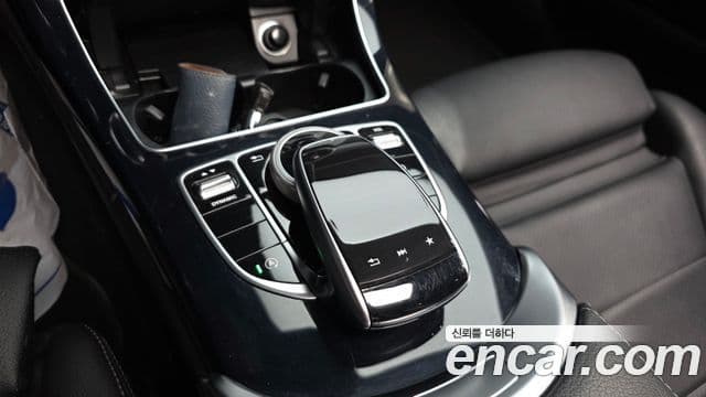 Mercedes-Benz C-Class 2018 — ფოტო 9/20