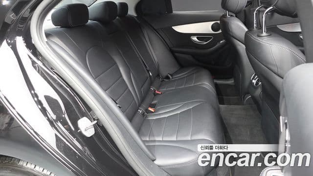 Mercedes-Benz C-Class 2018 — ფოტო 12/20