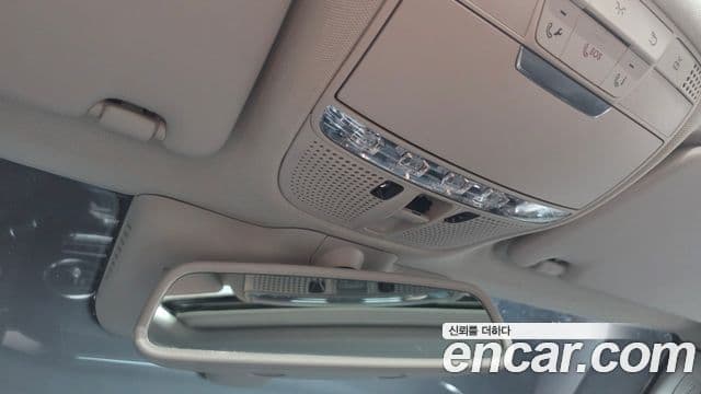 Mercedes-Benz C-Class 2018 — ფოტო 19/20