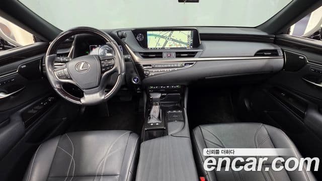 Lexus ES300h 2019 — ფოტო 6/20