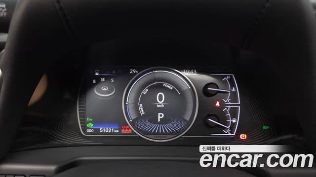 Lexus ES300h 2019 — ფოტო 7/20