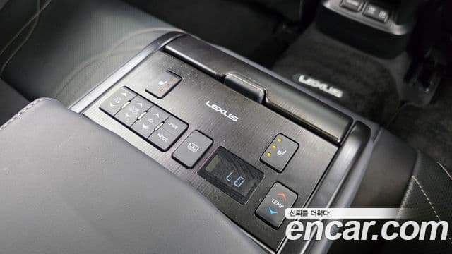 Lexus ES300h 2019 — ფოტო 18/20