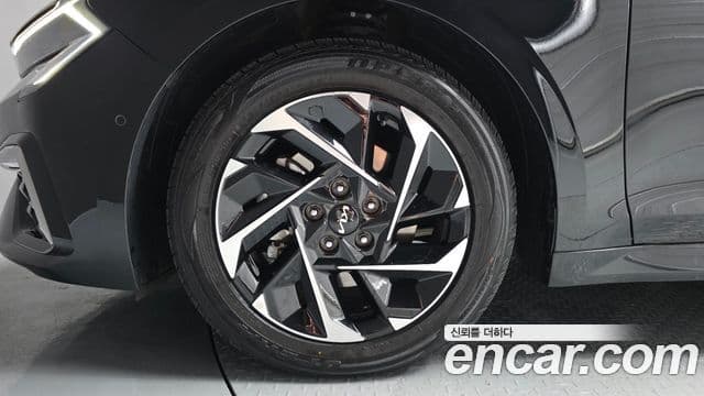 Kia K5 2025 — ფოტო 4/20