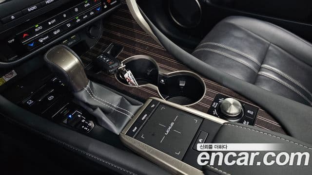 Lexus RX450h 2020 — ფოტო 9/20