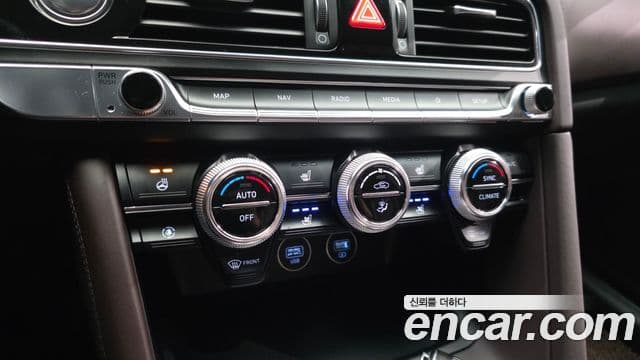 Genesis G70 2021 — Şəkil 18/20