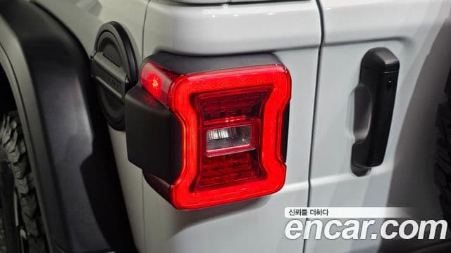 Jeep Wrangler 2024 — Photo 29/35