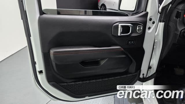 Jeep Wrangler 2024 — Photo 21/35