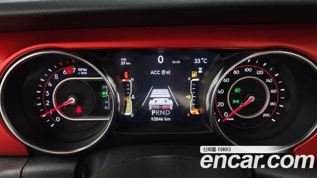 Jeep Wrangler 2021 — Şəkil 8/20