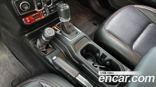 Jeep Wrangler 2021 — Photo 7/20