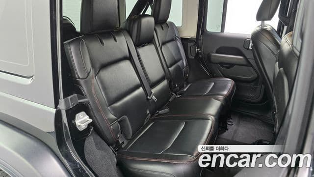 Jeep Wrangler 2021 — Photo 2/20