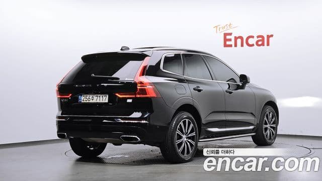 Volvo XC60 2021 — Şəkil 16/20