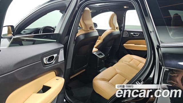 Volvo XC60 2021 — Şəkil 19/20