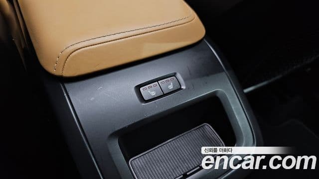 Volvo XC60 2021 — Şəkil 14/20