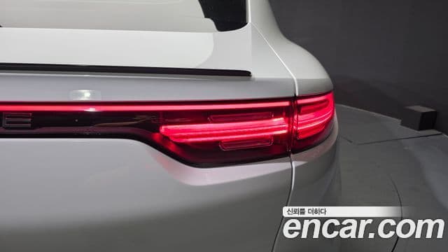 Porsche Cayenne 2022 — Şəkil 25/34