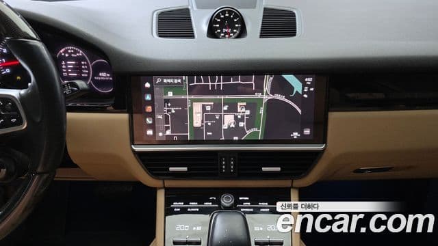 Porsche Cayenne 2022 — Şəkil 20/34
