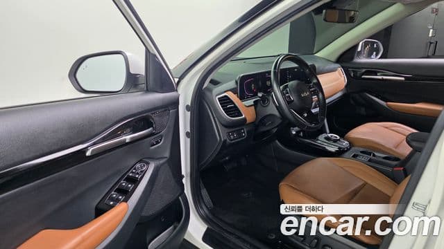 Kia Seltos 2023 — Şəkil 10/20
