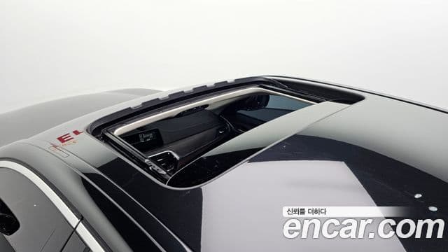 BMW 5 Series 2018 — ფოტო 19/20