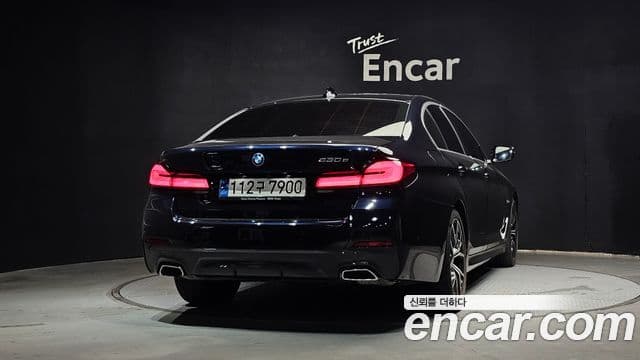 BMW 5 Series 2022 — ფოტო 4/20