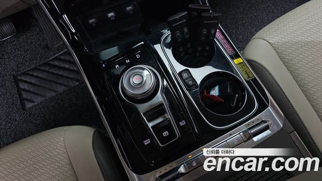 Kia Carnival 2021 — фото 9 из 20
