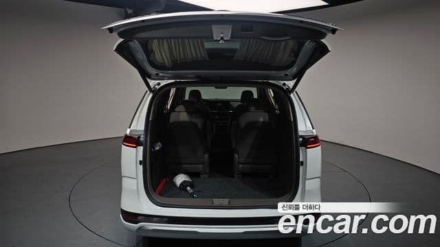 Kia Carnival 2021 — ფოტო 20/20