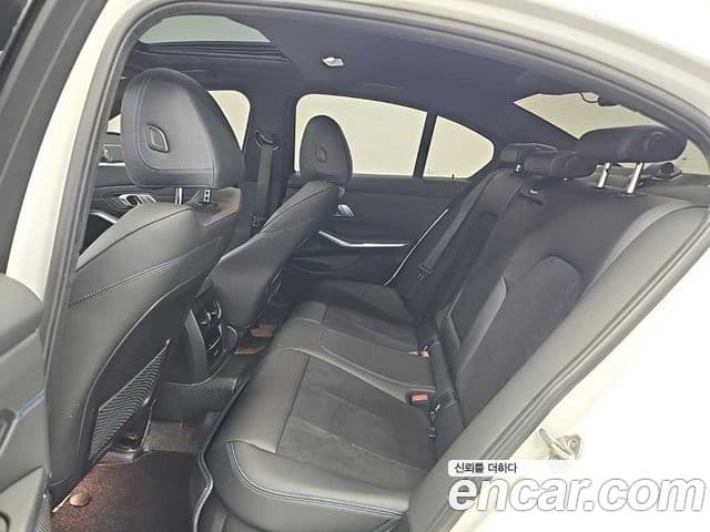BMW 3 Series 2021 — ფოტო 12/20