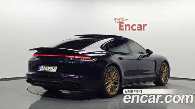 Porsche Panamera 2022 — ფოტო 2/20