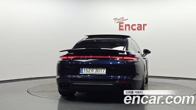 Porsche Panamera 2022 — ფოტო 4/20