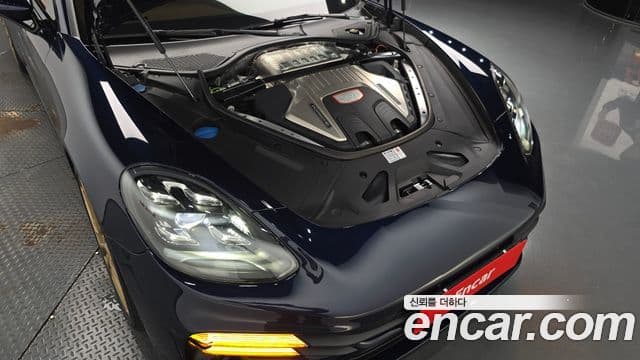 Porsche Panamera 2022 — ფოტო 6/20