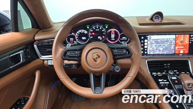 Porsche Panamera 2022 — ფოტო 13/20