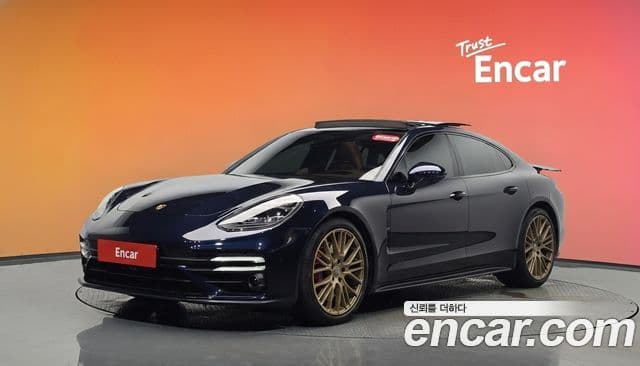 Porsche Panamera, 2022