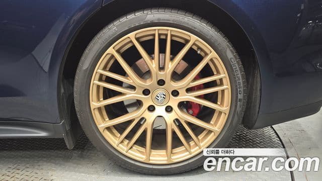 Porsche Panamera 2022 — Photo 24/33