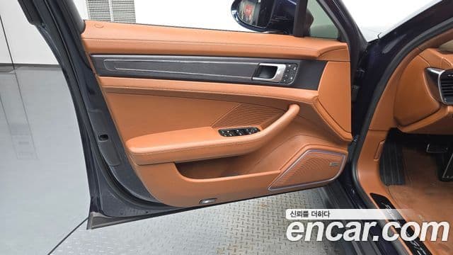 Porsche Panamera 2022 — Photo 10/33