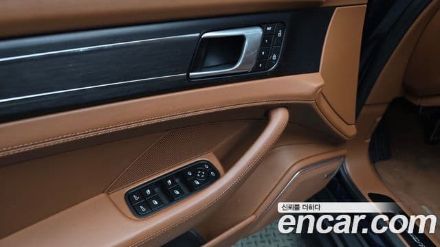Porsche Panamera 2022 — Photo 33/33