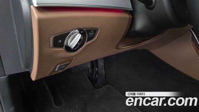 Mercedes-Benz E-Class 2021 — ფოტო 16/20