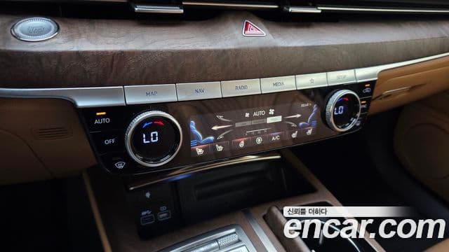Genesis Electrified G80 2020 — ფოტო 19/20