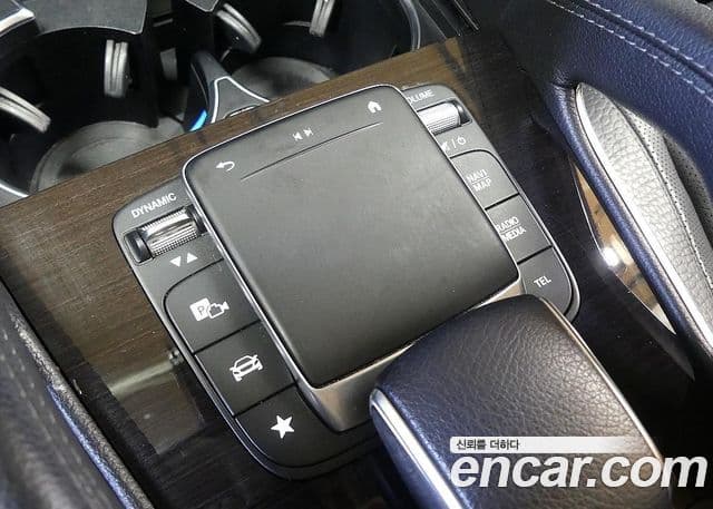 Mercedes-Benz GLE-Class 2021 — Фото 17/20