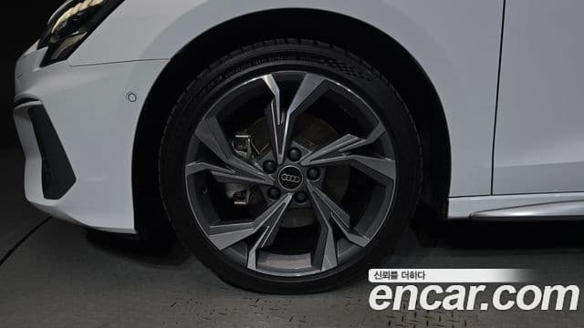 Audi A3 2022 — ფოტო 4/20