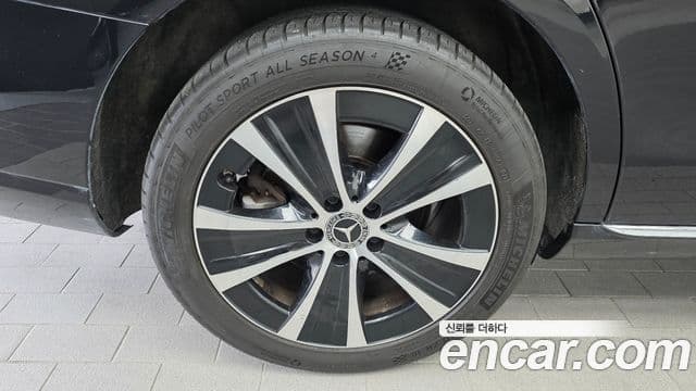 Mercedes-Benz E-Class 2021 — ფოტო 4/20