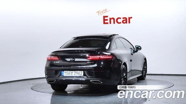 Mercedes-Benz E-Class 2021 — ფოტო 4/20