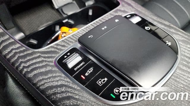 Mercedes-Benz E-Class 2021 — ფოტო 15/20