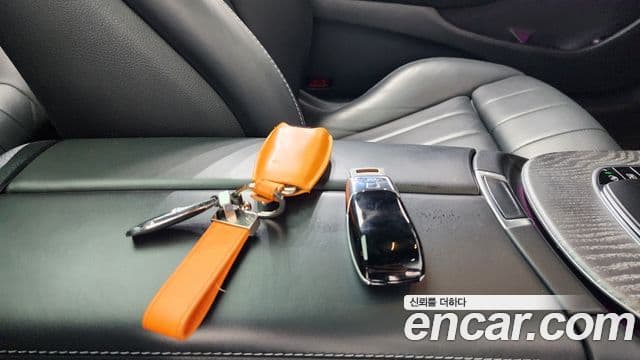 Mercedes-Benz E-Class 2021 — ფოტო 16/20