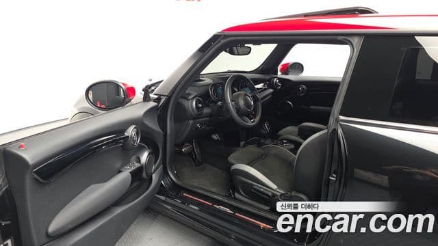 Mini Cooper S 2022 — ფოტო 10/20