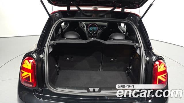 Mini Cooper S 2022 — ფოტო 20/20