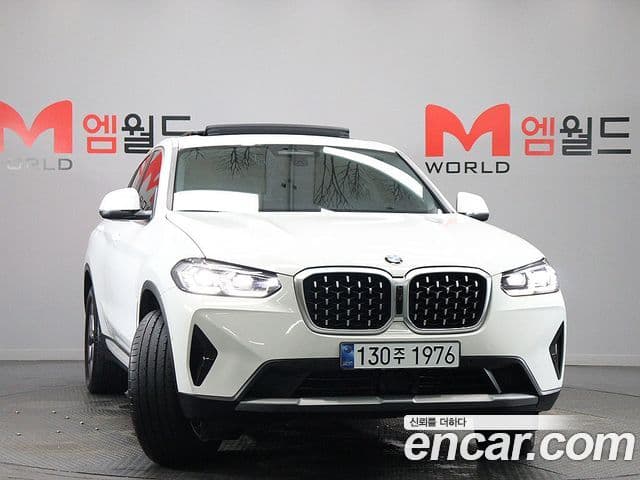 BMW X4 2023 — Фото 1/20